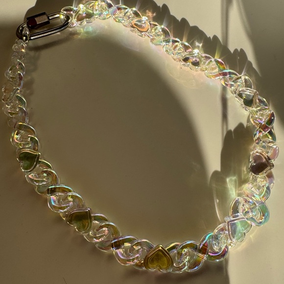 New resin Iridescent Heart Necklace - Picture 10 of 12